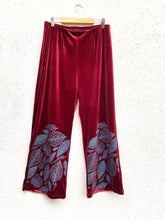 Cargar imagen en el visor de la galería, Pantalón ancho/pretina elastica (terciopelo) (copia)