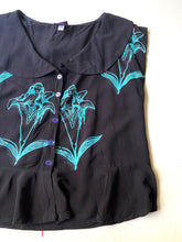 Cargar imagen en el visor de la galería, Blusa vuelos, talla 2