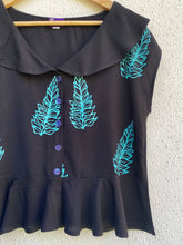 Cargar imagen en el visor de la galería, Blusa vuelos, talla 2