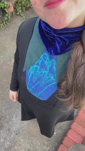 Cargar y reproducir el video en el visor de la galería, Vestido Guardiana, talla 2