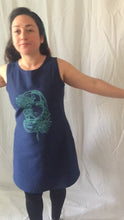Cargar y reproducir el video en el visor de la galería, Vestido DESCUENTO, talla 2