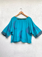 Cargar imagen en el visor de la galería, Blusa ancha larga, talla 1 y 2
