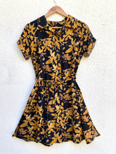 Cargar imagen en el visor de la galería, Vestido camisero, talla 1 y 2
