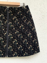 Cargar imagen en el visor de la galería, Mini falda cotele, talla 1, 2 y 3
