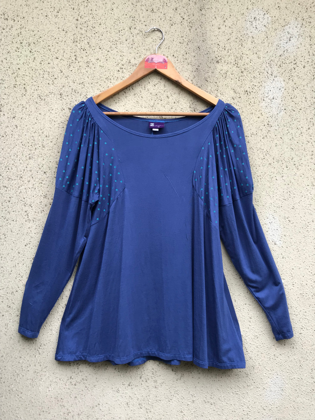 Polera DESCUENTO, talla 1