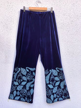 Cargar imagen en el visor de la galería, Pantalón ancho/pretina elastica (terciopelo)
