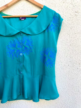 Cargar imagen en el visor de la galería, Blusa vuelos, talla 1 y 2
