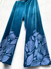 Cargar imagen en el visor de la galería, Pantalón ancho/pretina elastica (terciopelo)
