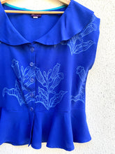Cargar imagen en el visor de la galería, Blusa vuelos, talla 1
