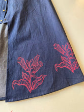 Cargar imagen en el visor de la galería, Falda larga mezclilla, talla 1 y 2
